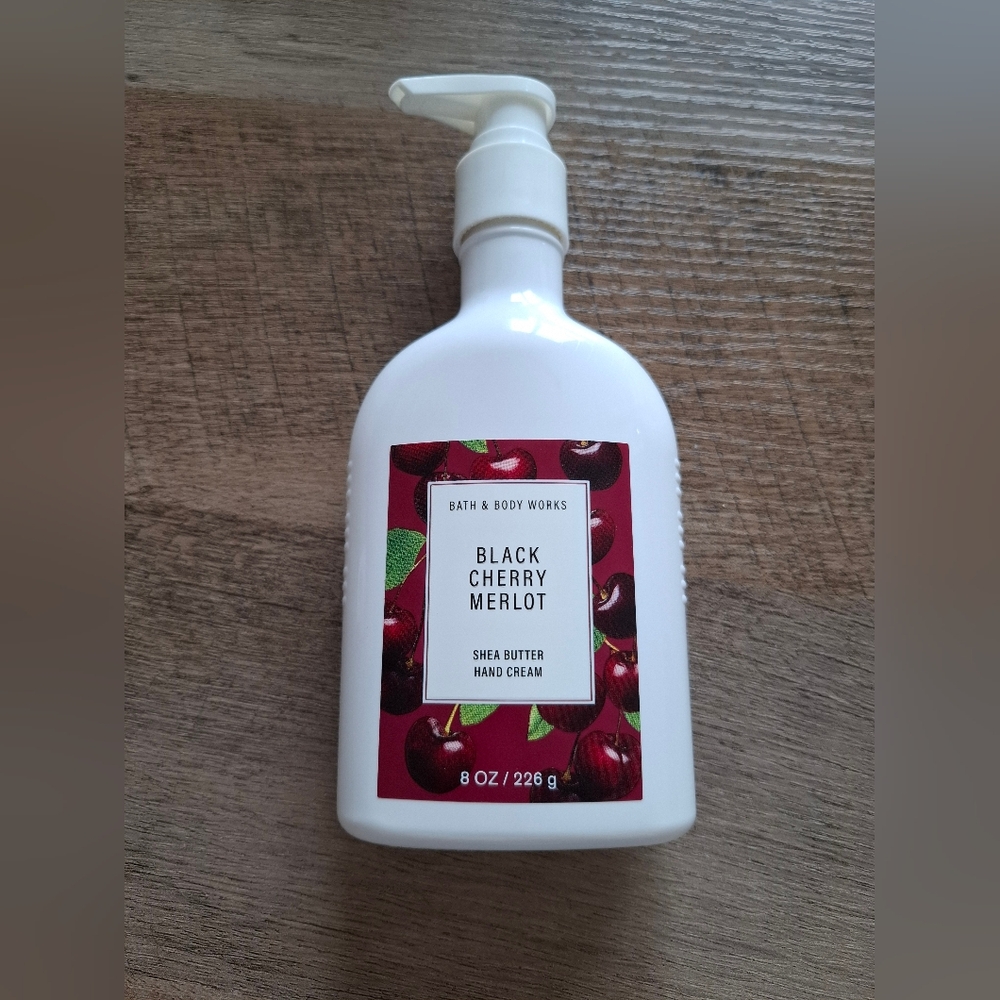 NEW Bath & Body Works Black Cherry Merlot Hand Cream 8 Oz (226g) With Pump